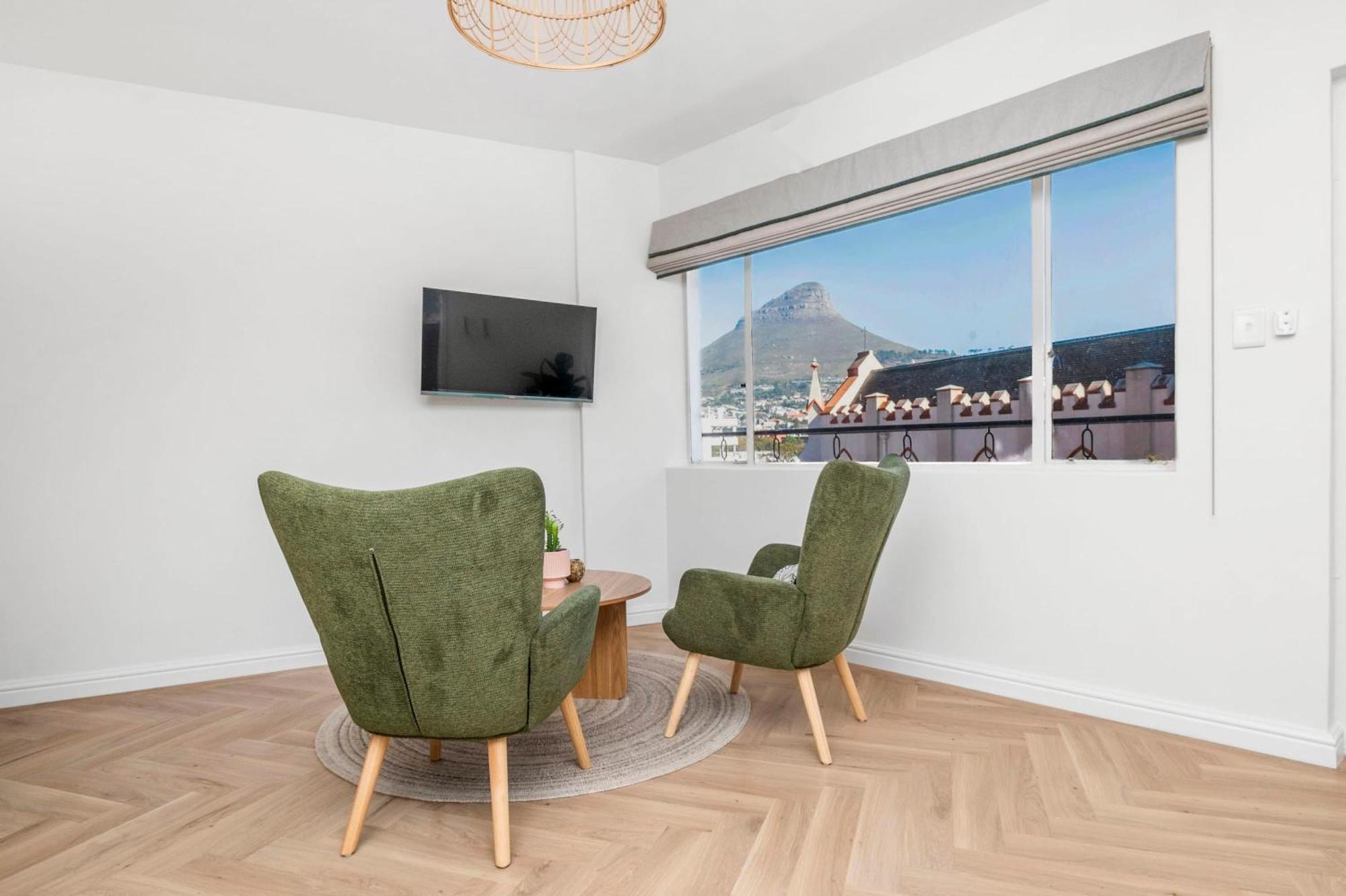 Flamingo On Hope Apartment Cape Town